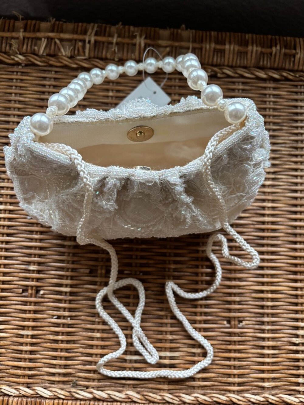 La Regale Crystal Bead Ivory Sequined Hand Bag Pearl Handle NWT - Picture 4 of 5